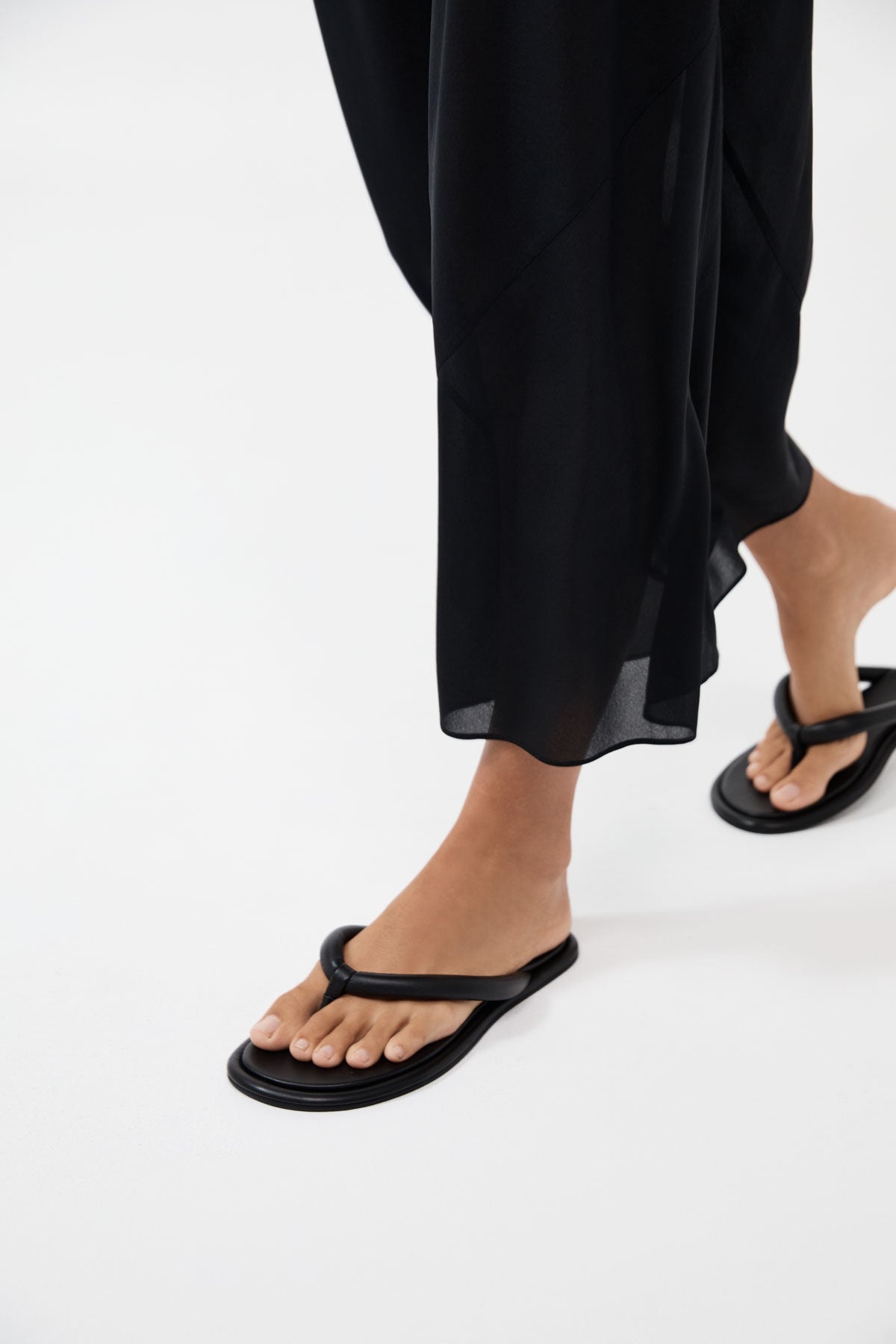 Sumi Slide - Black - 5