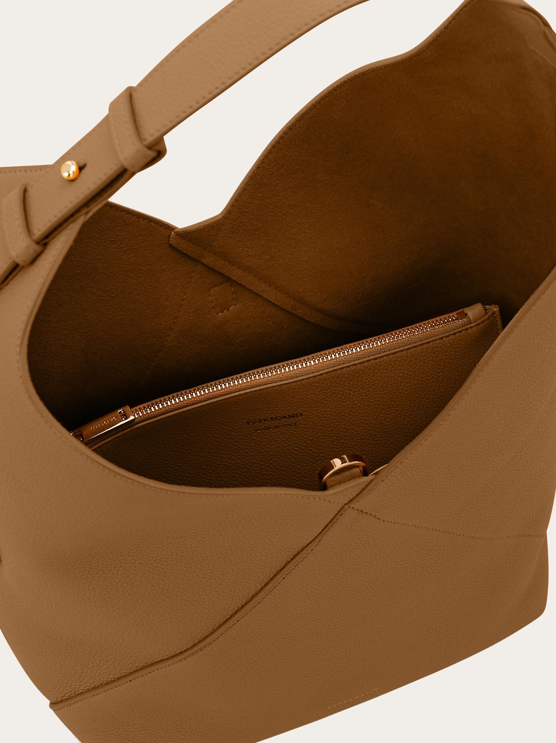 V-shaped hobo bag (M) - 6