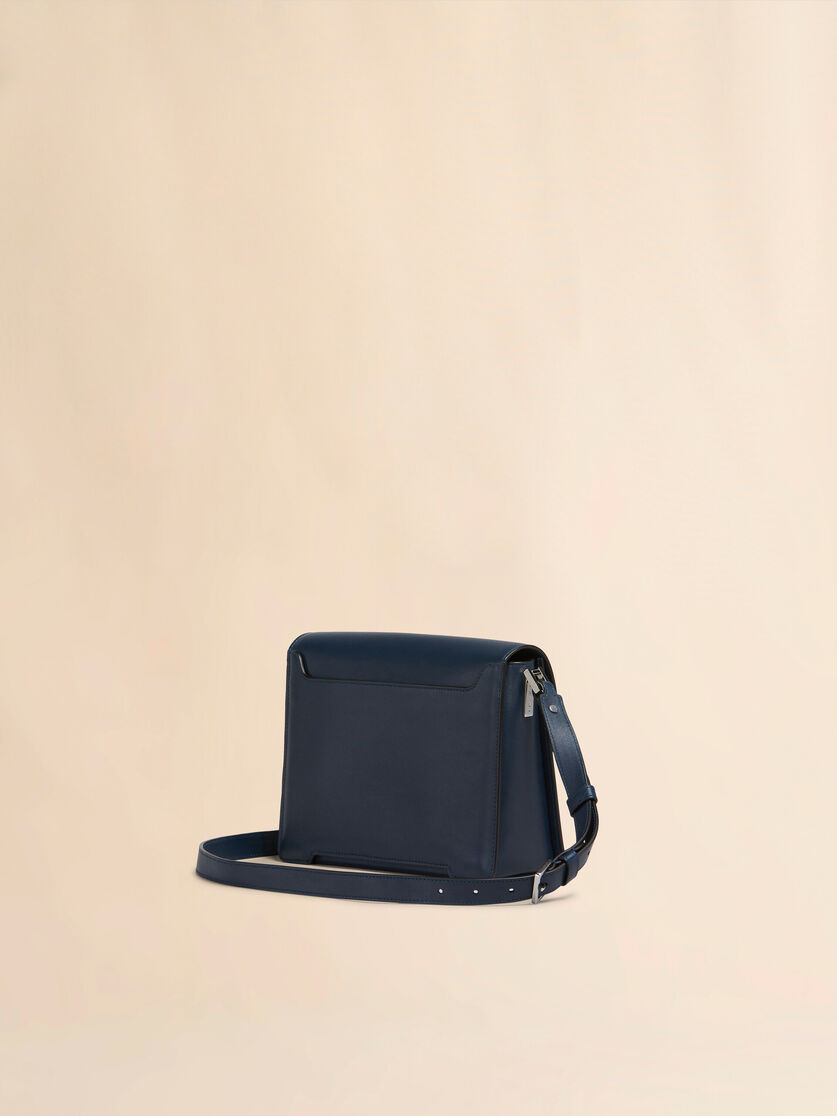 DEEP BLUE LEATHER TRUNKAROO MEDIUM SHOULDER BAG - 3