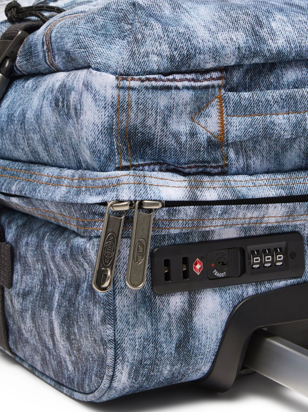 x Eastpak trompe-l'oeil denim cabin bag - 5