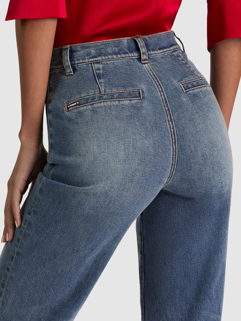GORGEOUS JEAN 4