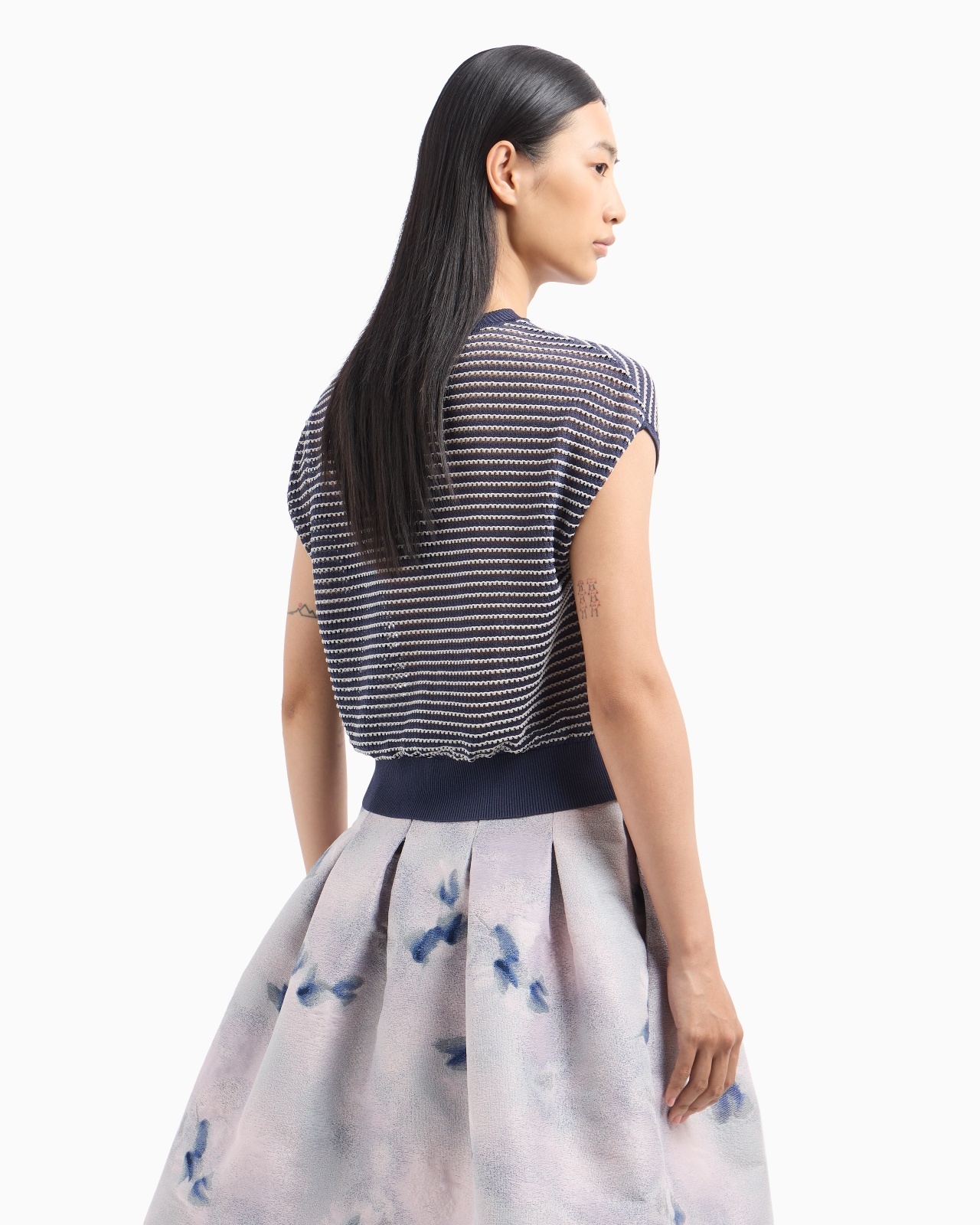 PERFORATED VISCOSE-BLEND SHORT-SLEEVED JUMPER - 3