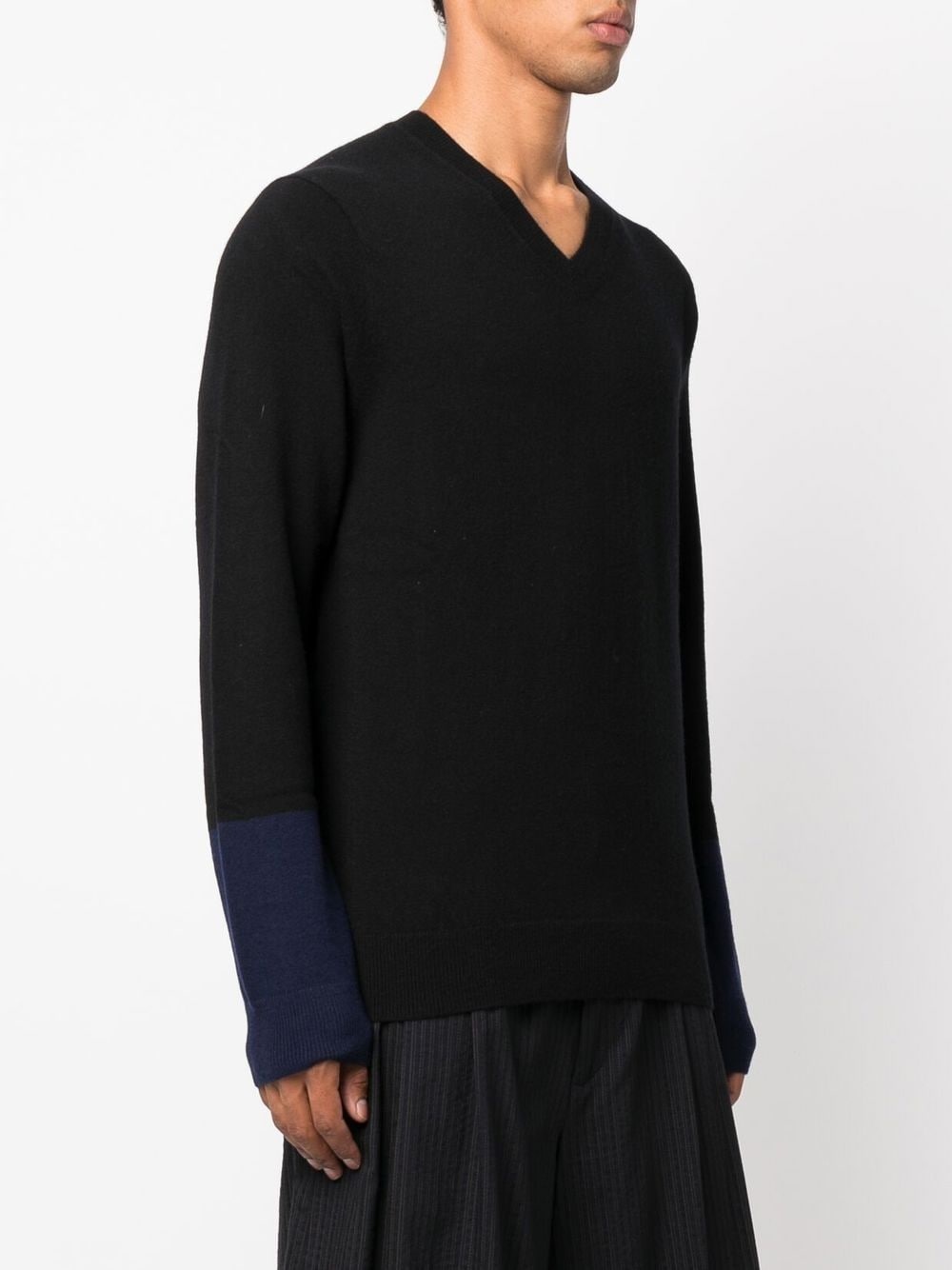 V-neck long-sleeve jumper - 3