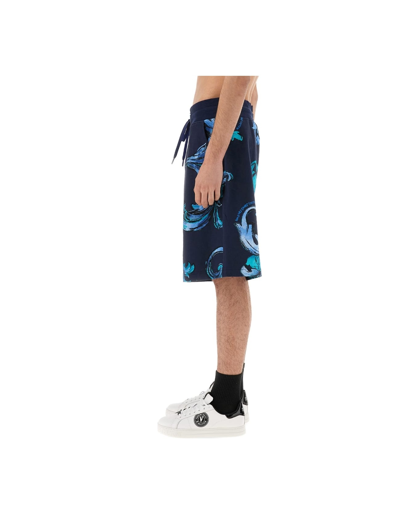 Sports Shorts Outline Baroque - 4