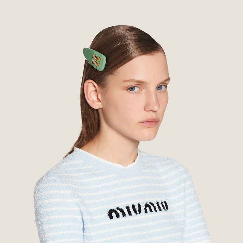 Miu Miu Patent leather hair clip outlook
