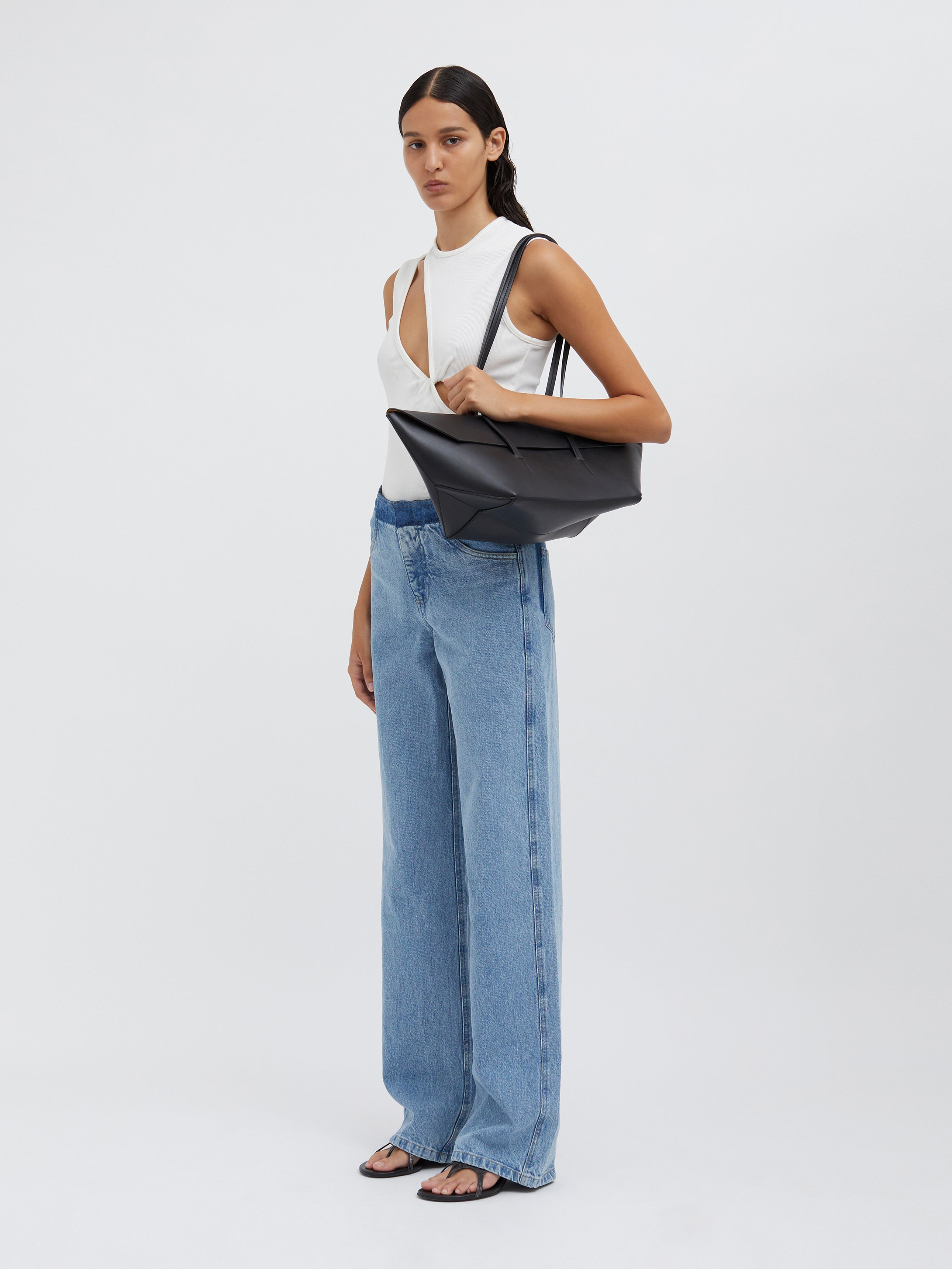 Oblix Twist Tank - 4