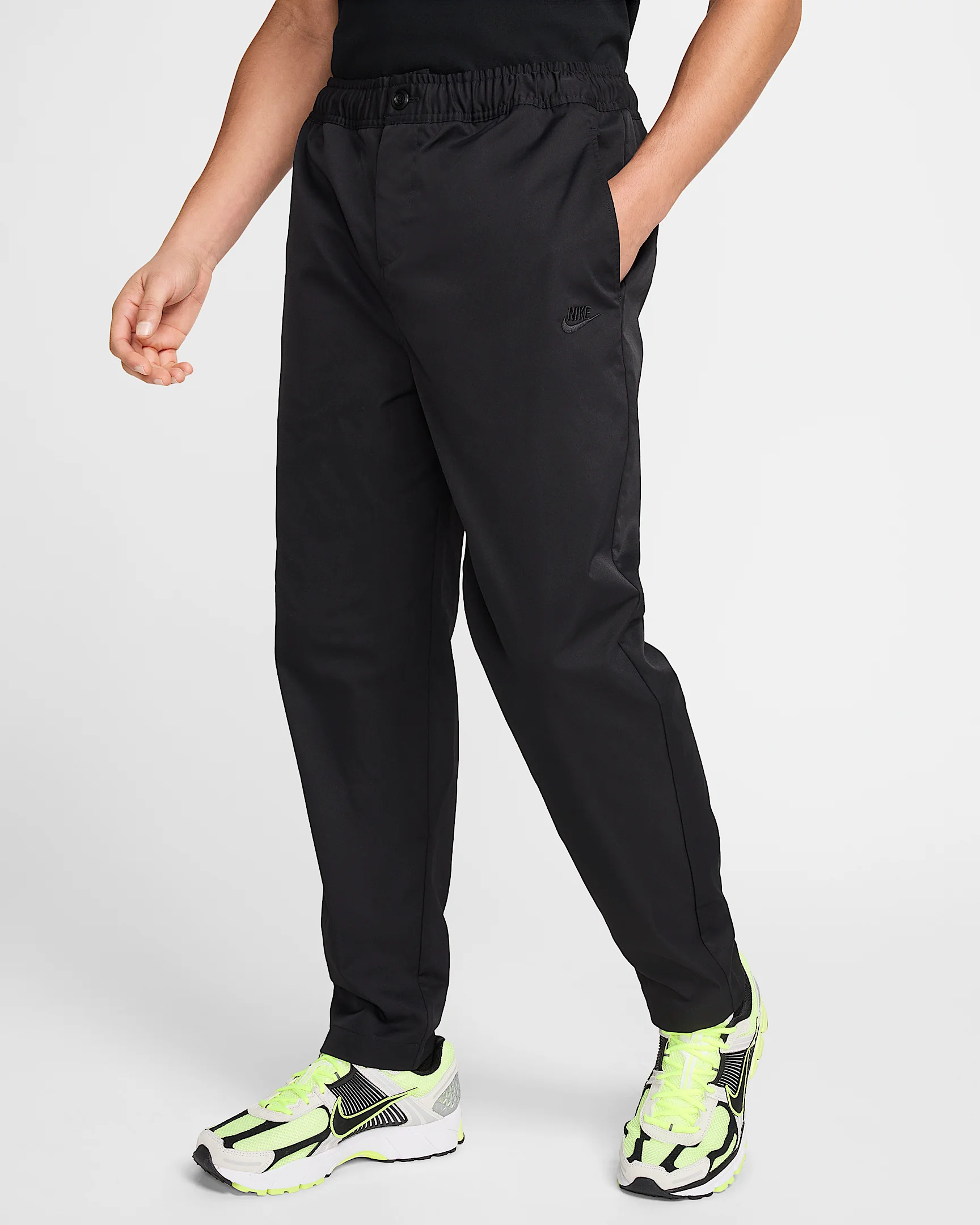 Nike Club Men's Woven Tapered Pants - 1