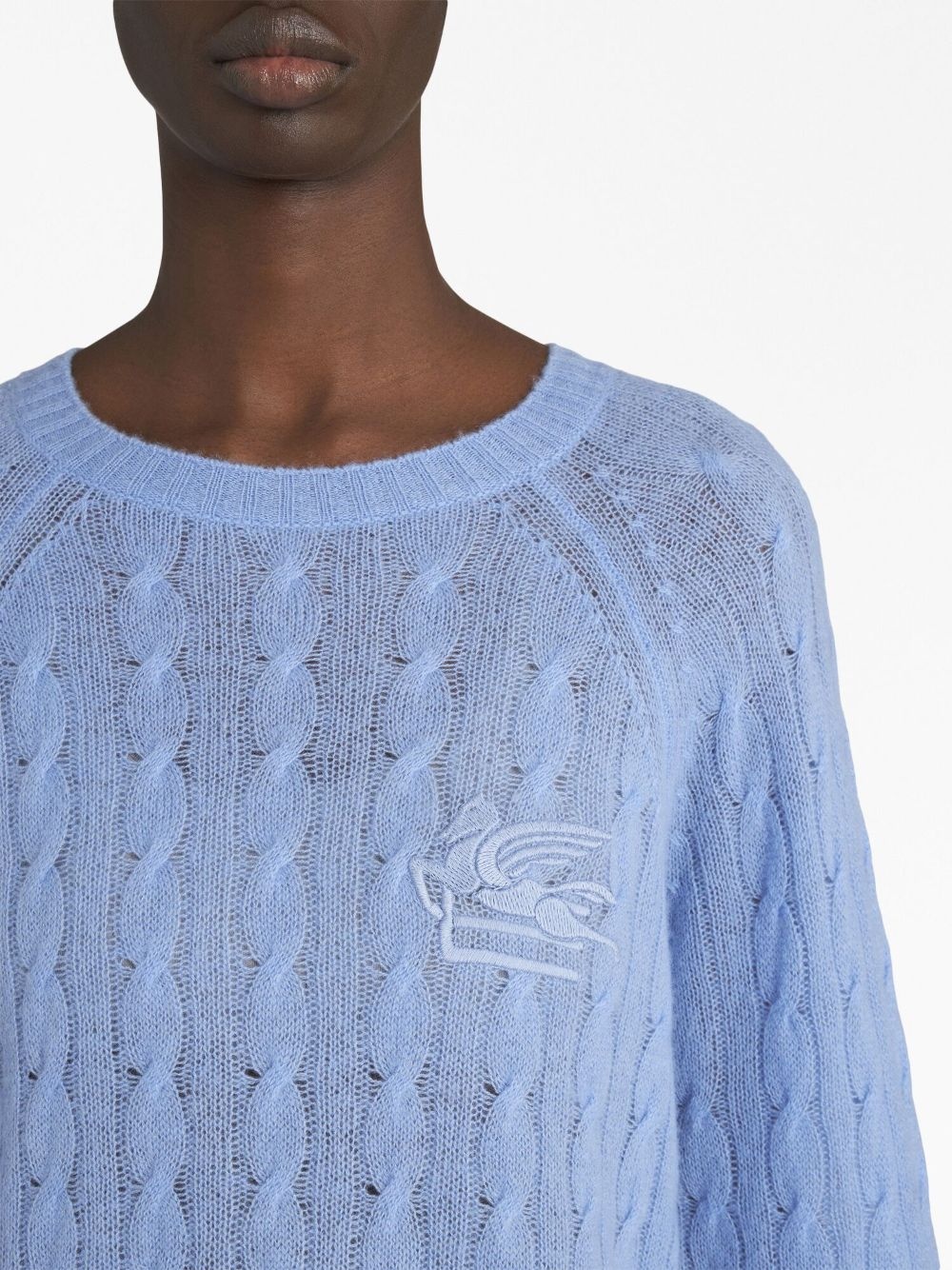 embroidered-logo cable-knit cashmere jumper - 4
