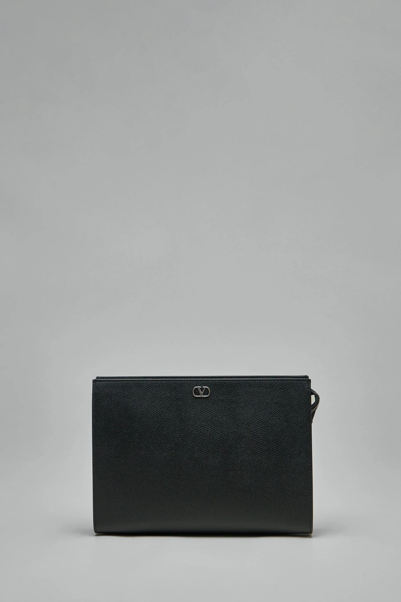 VLogo Signature Grainy Calfskin Pouch - 1