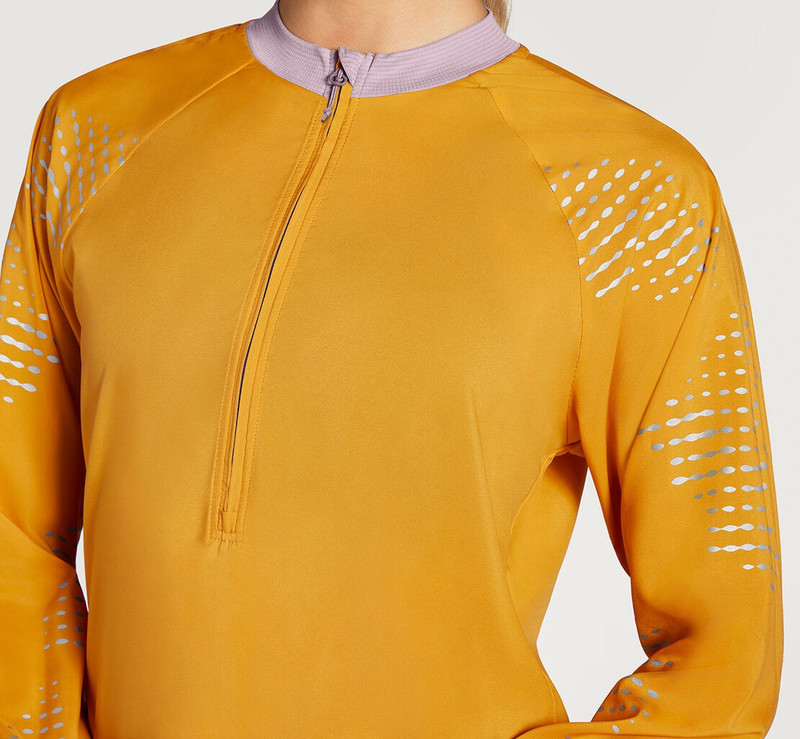 HOKA Women's 1/2 Zip Wind Shell outlook