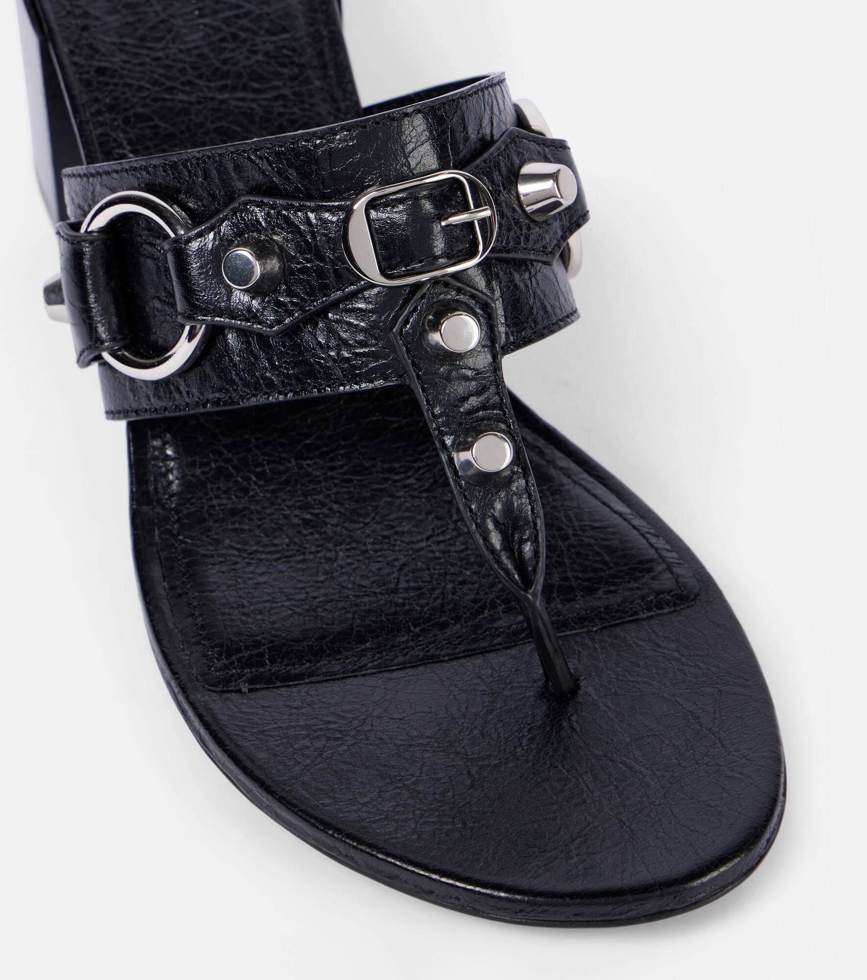 City 50 studded leather thong sandals - 5