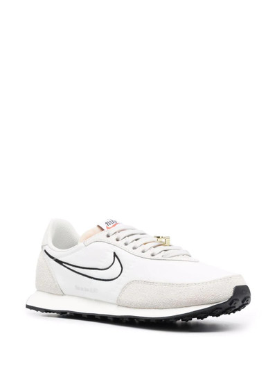 Nike Waffle low-top sneakers outlook