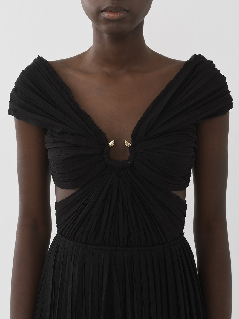 OFF-THE-SHOULDER EVENING GOWN 5