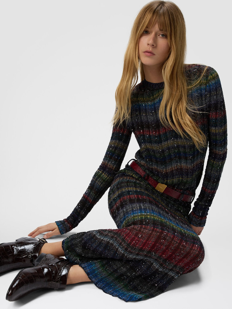 Long pencil skirt with wave pattern 4