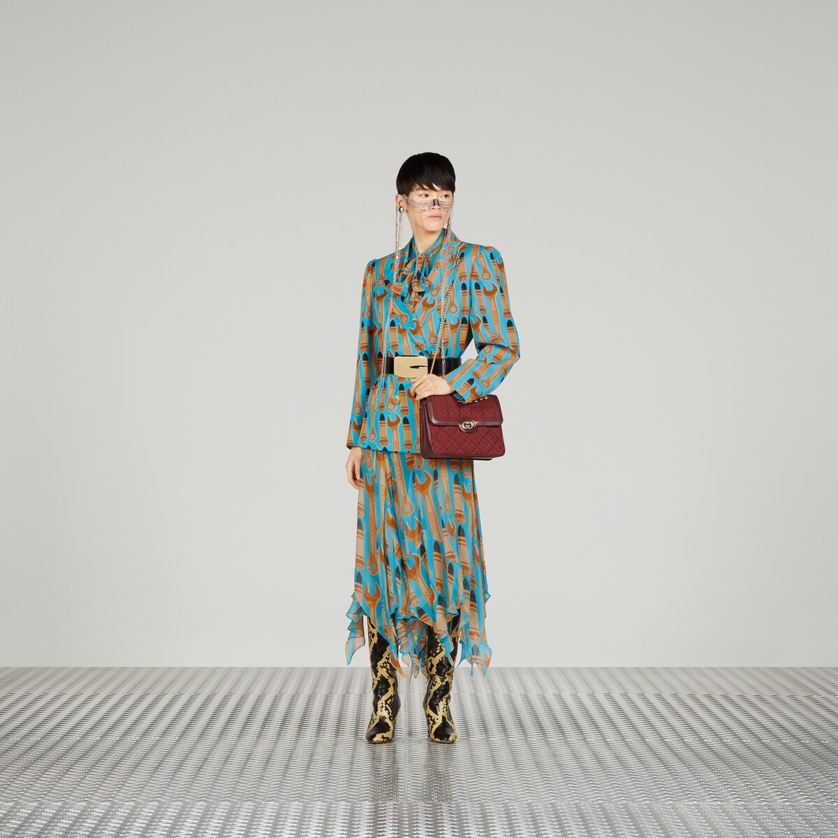 Lipstick and tool print silk shirt - 2