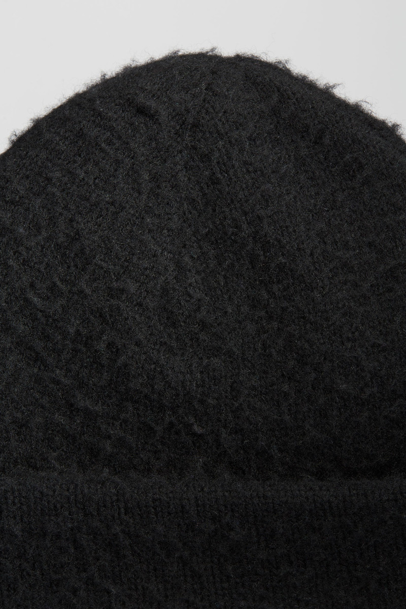 Pilled beanie black 4