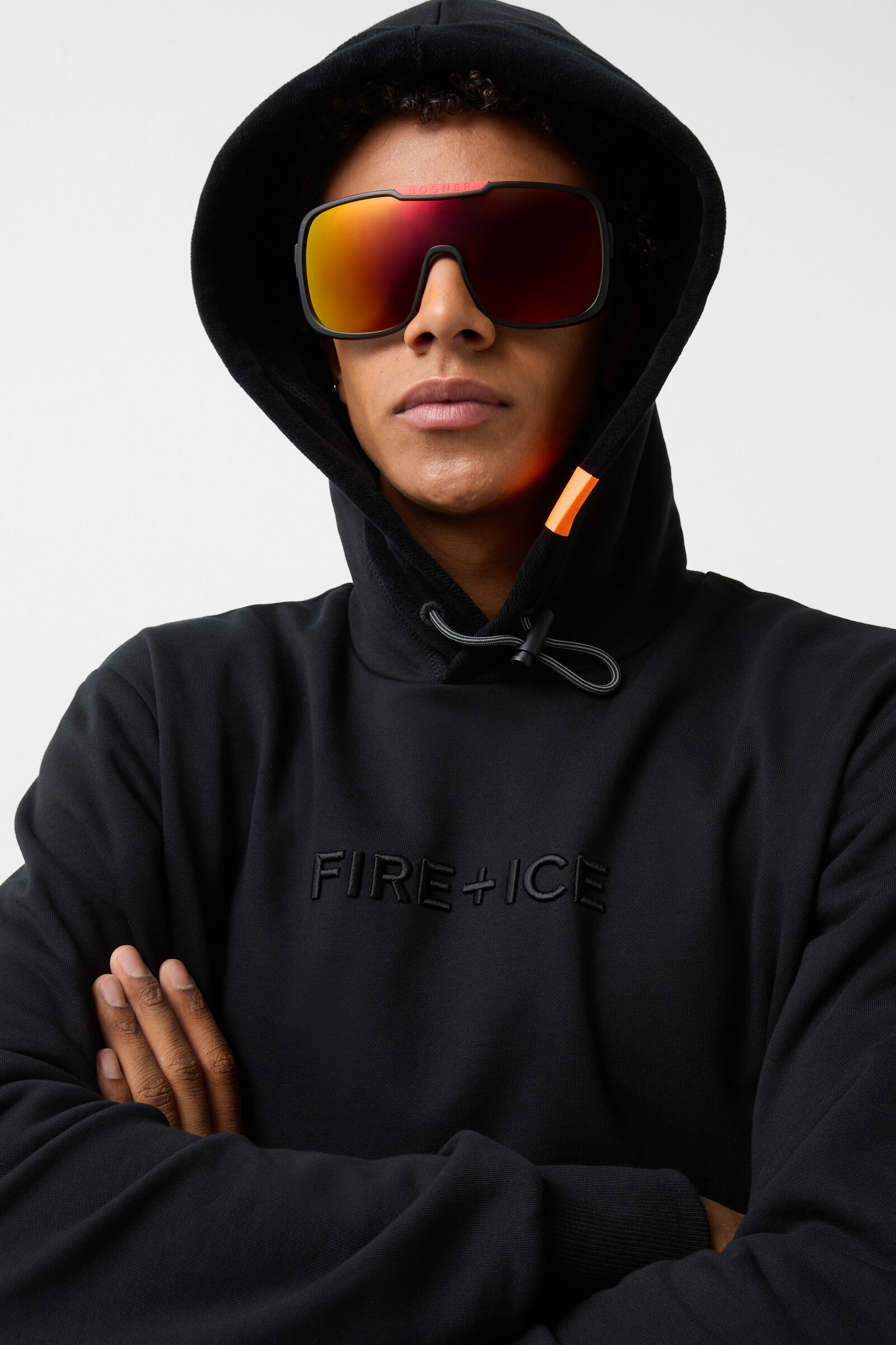 Delvin Hoodie in Black - 4