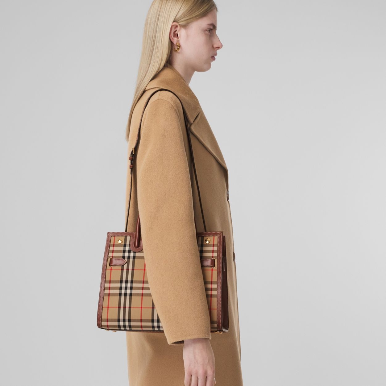 Small Vintage Check Two-handle Title Bag - 3
