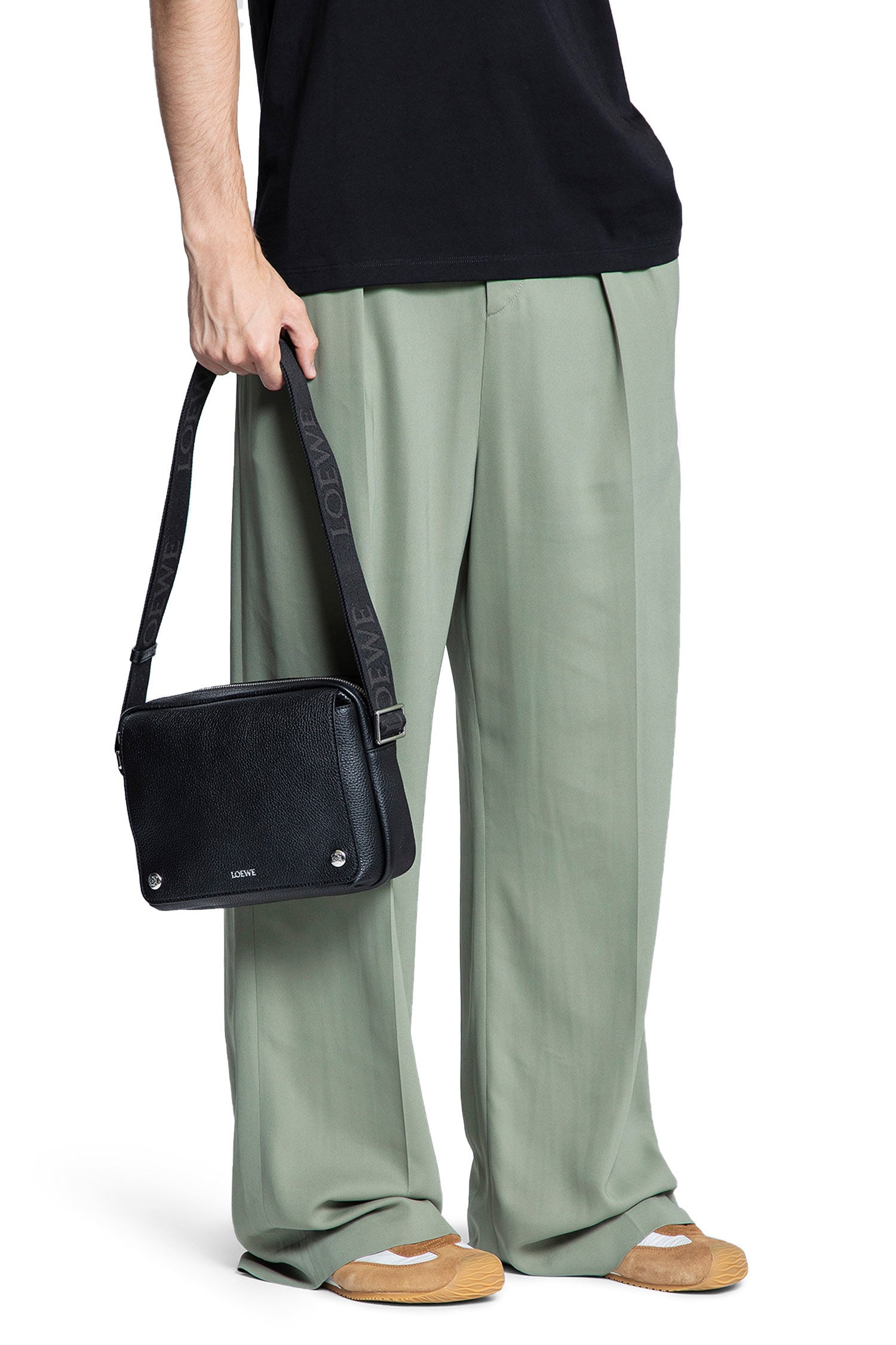 Xs-Pebble-Messenger-Bag - 4