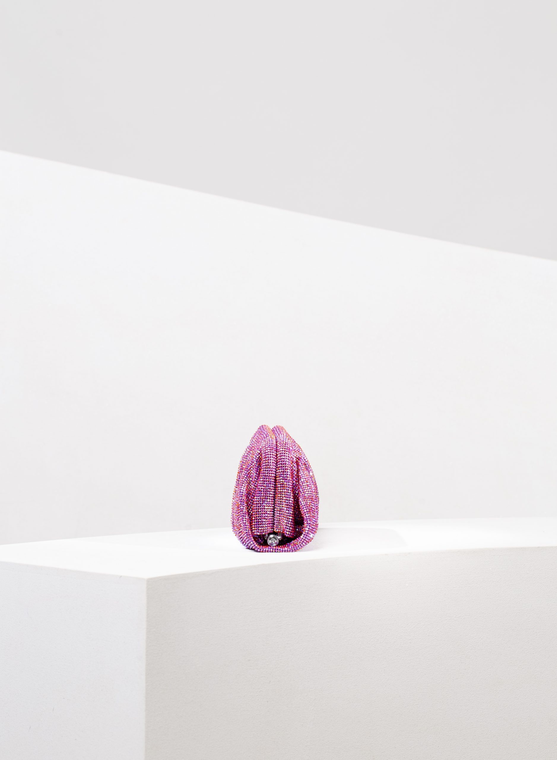Benedetta Bruzziches – La Venus Grande The Spy Who Loved Me - 3
