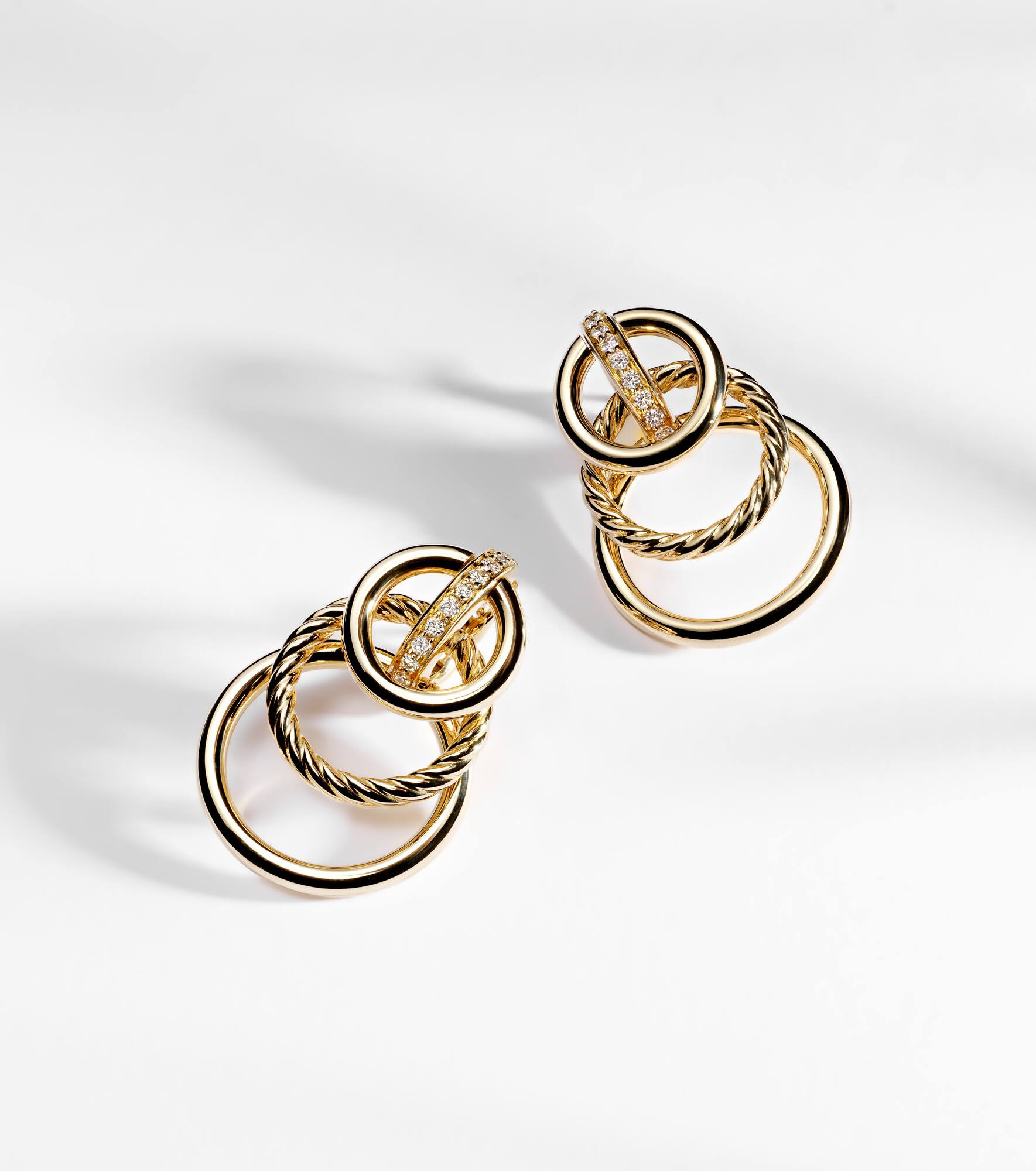 DY Mercer® Triple 18kt gold earrings with diamonds - 5