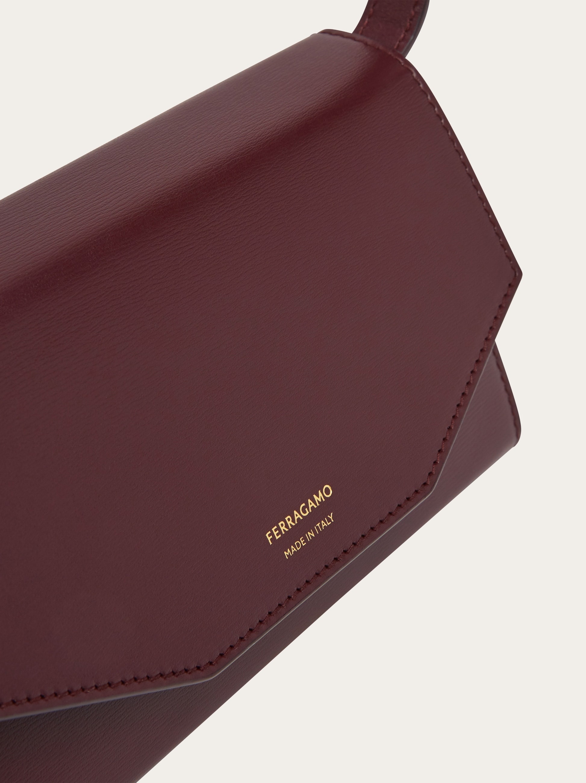 Compact crossbody bag 7