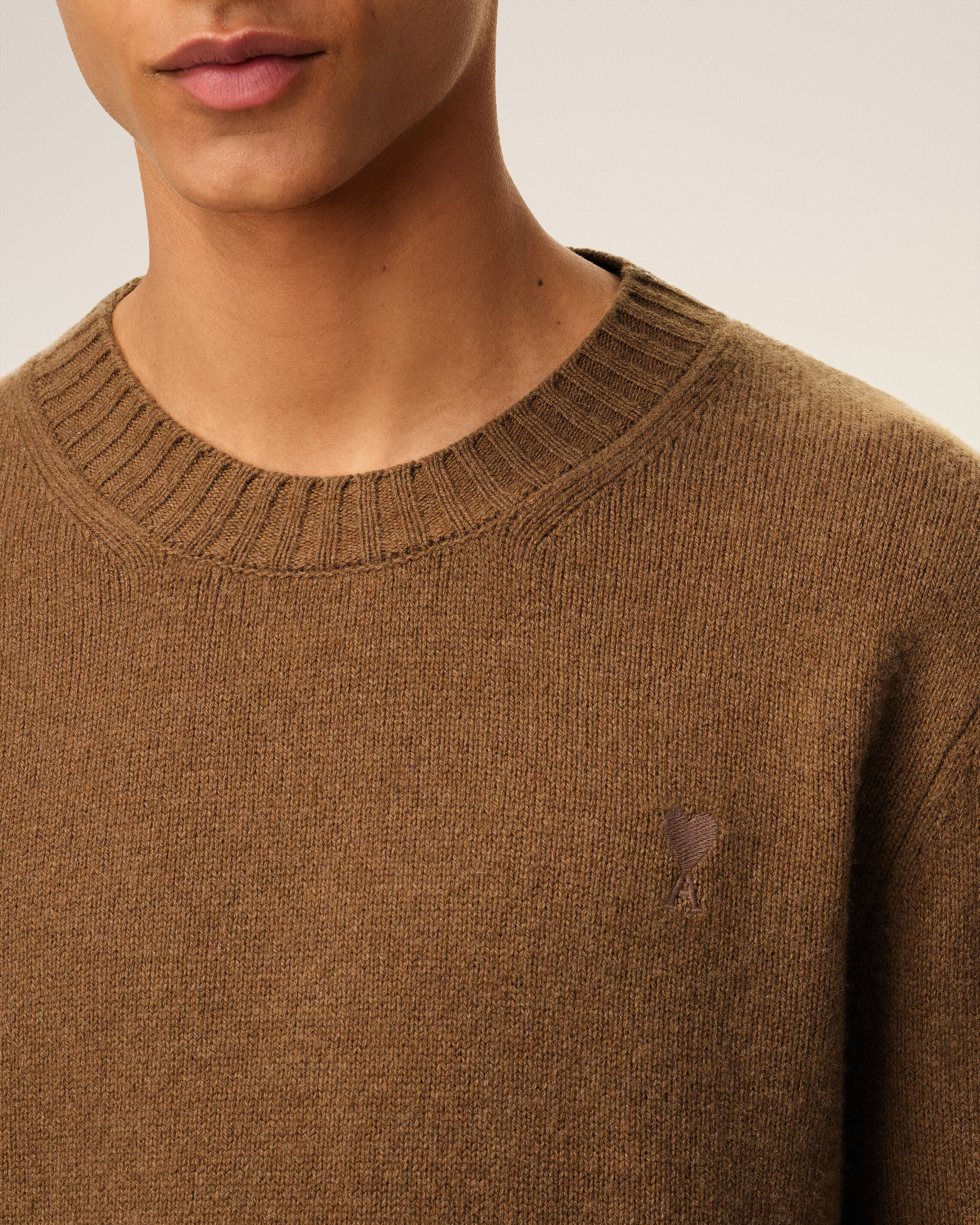 BROWN CASHMERE AMI DE COEUR CREWNECK SWEATER - 4