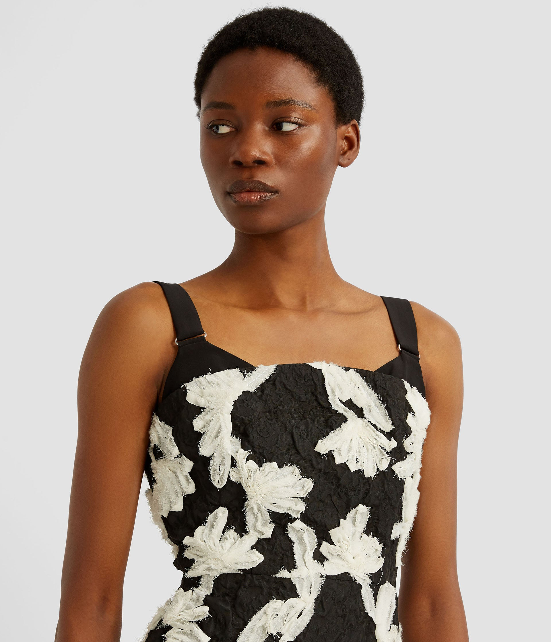 SLEEVELESS COCKTAIL DRESS - 4