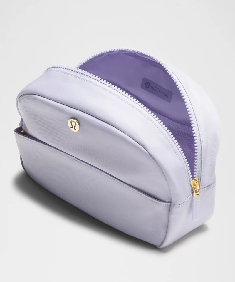 City Essentials Pouch 4L 3