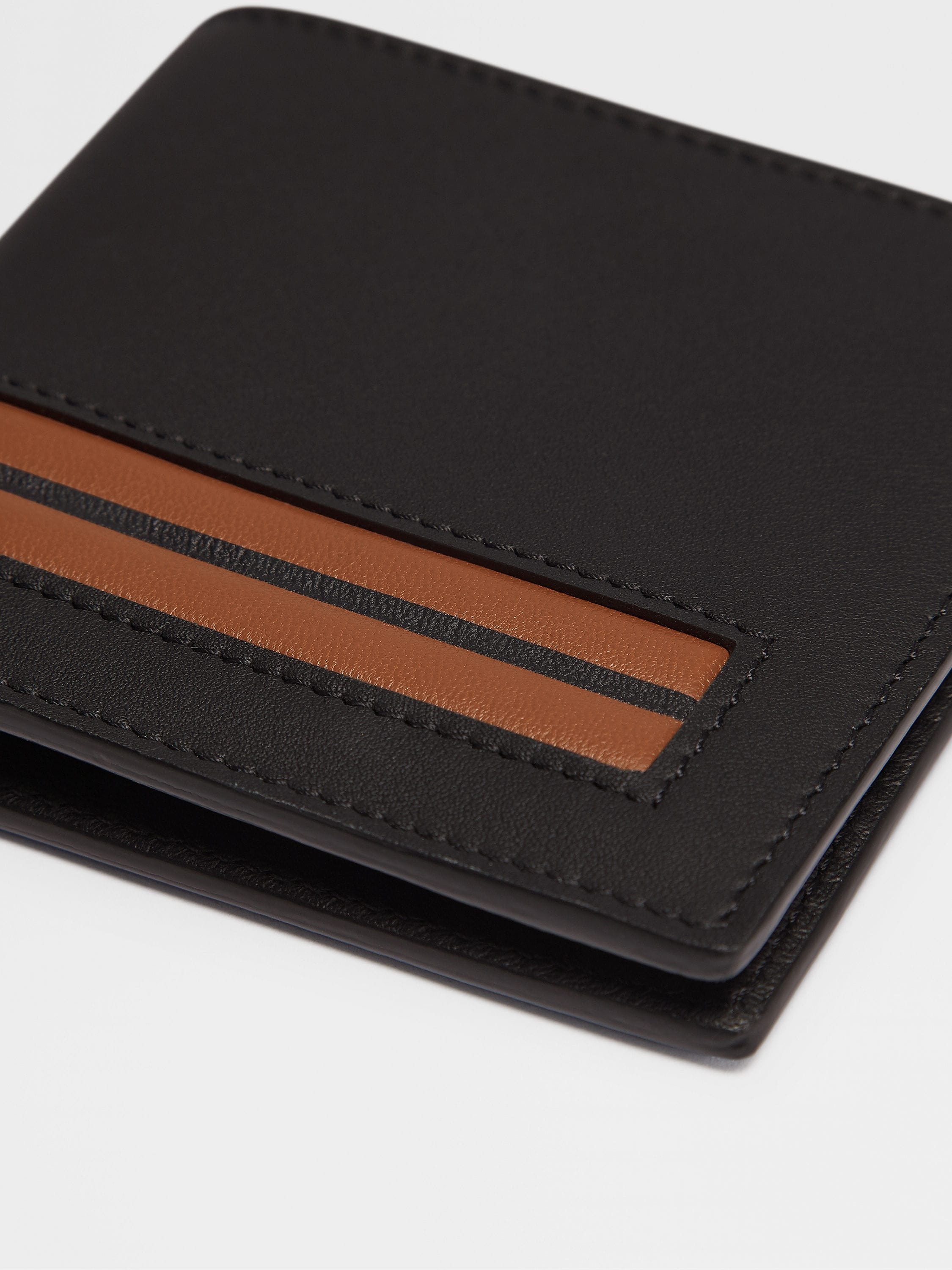 BLACK LEATHER BILLFOLD WALLET - 5