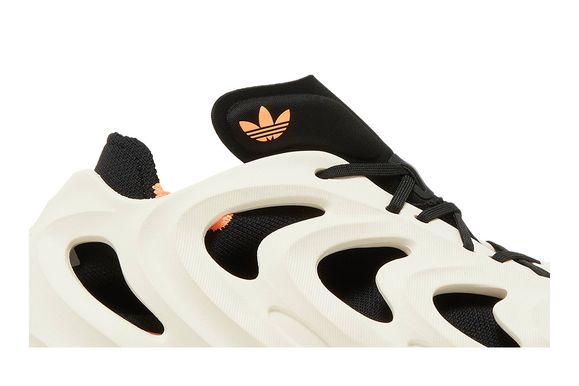 adiFOM Q 'Wonder White Black' - 2