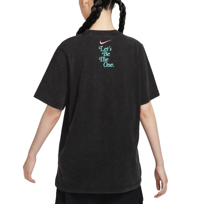 Nike (WMNS) Nike Sportswear Essential Graphic T-shirt Asia Sizing 'Black' HM4594-010 outlook