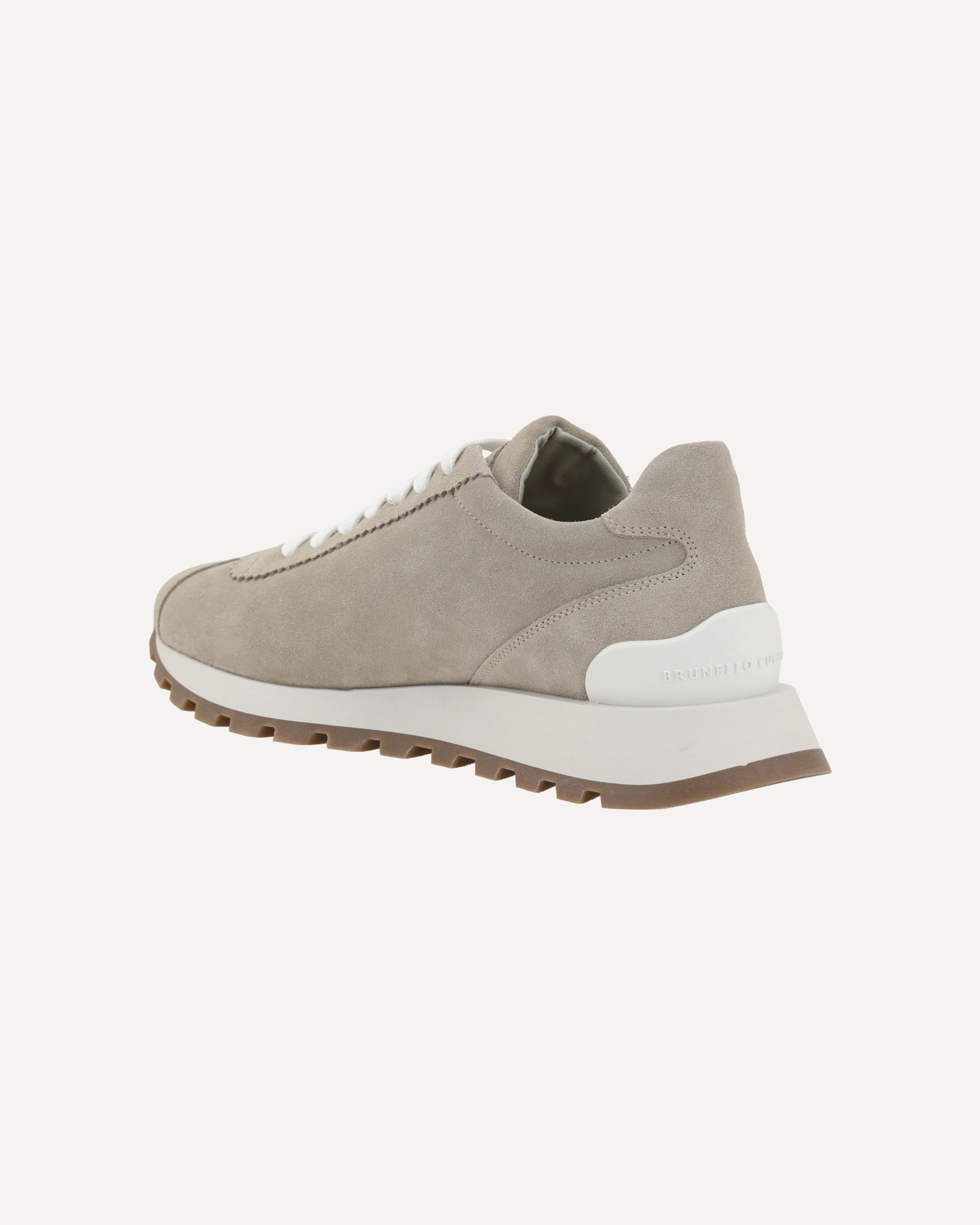 Sneakers with iconic embellishments - 3