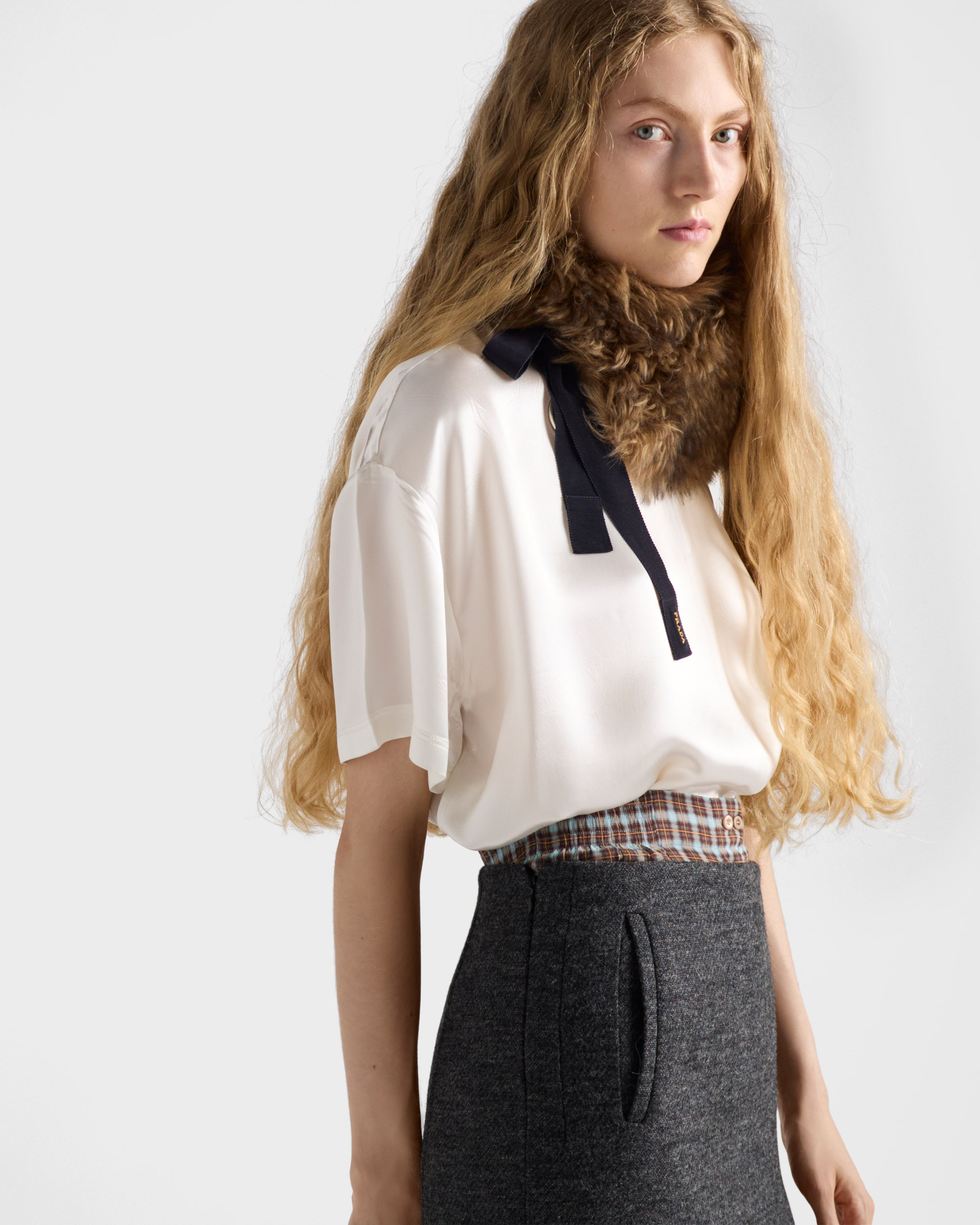 Short-sleeved satin top - 3
