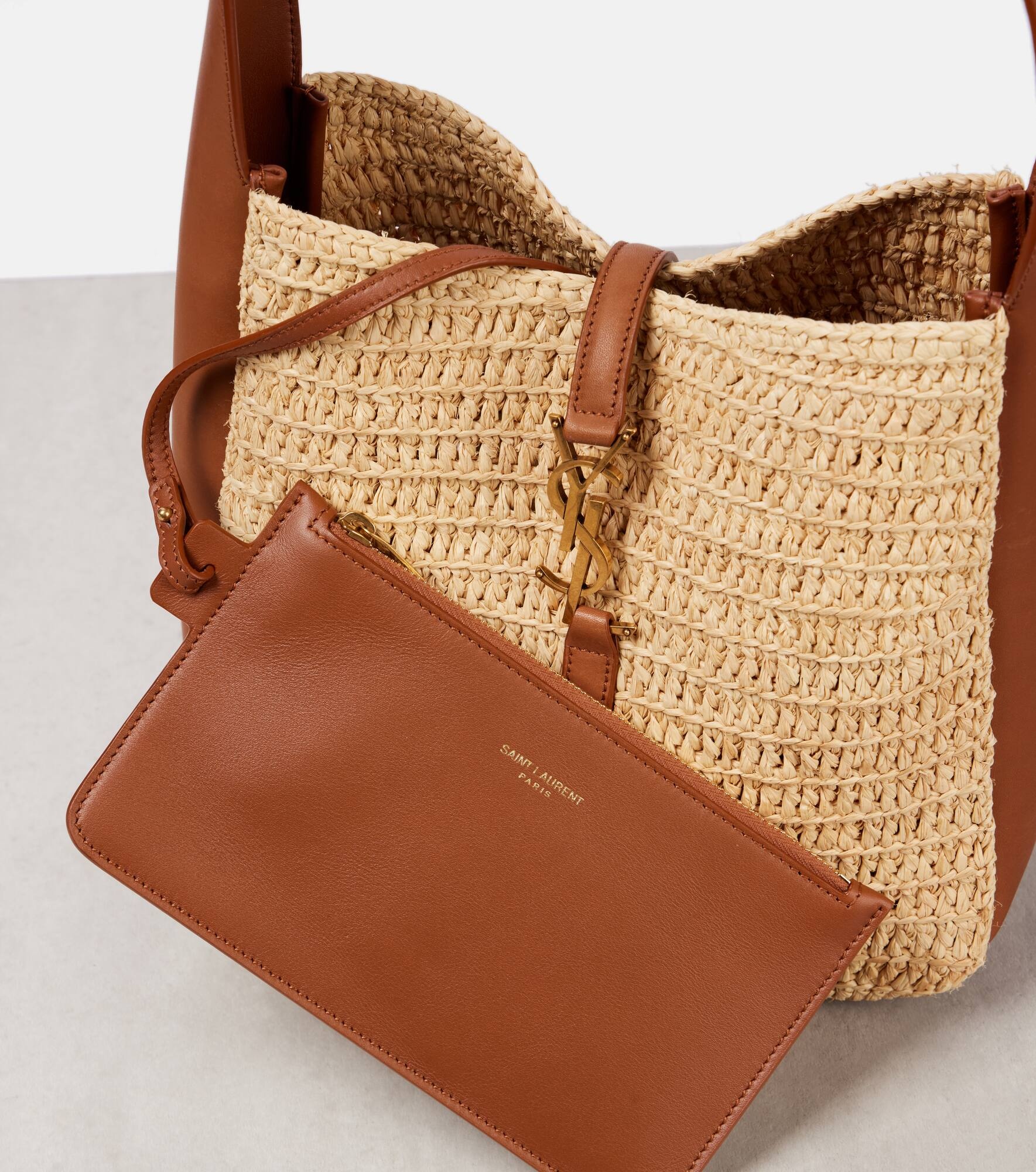 Le 5 à 7 leather-trimmed raffia shoulder bag - 6
