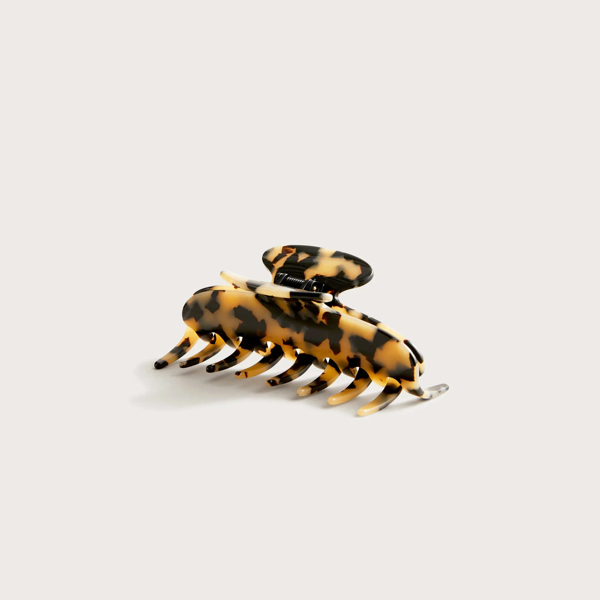 Large claw hair clip in tortoise - 1