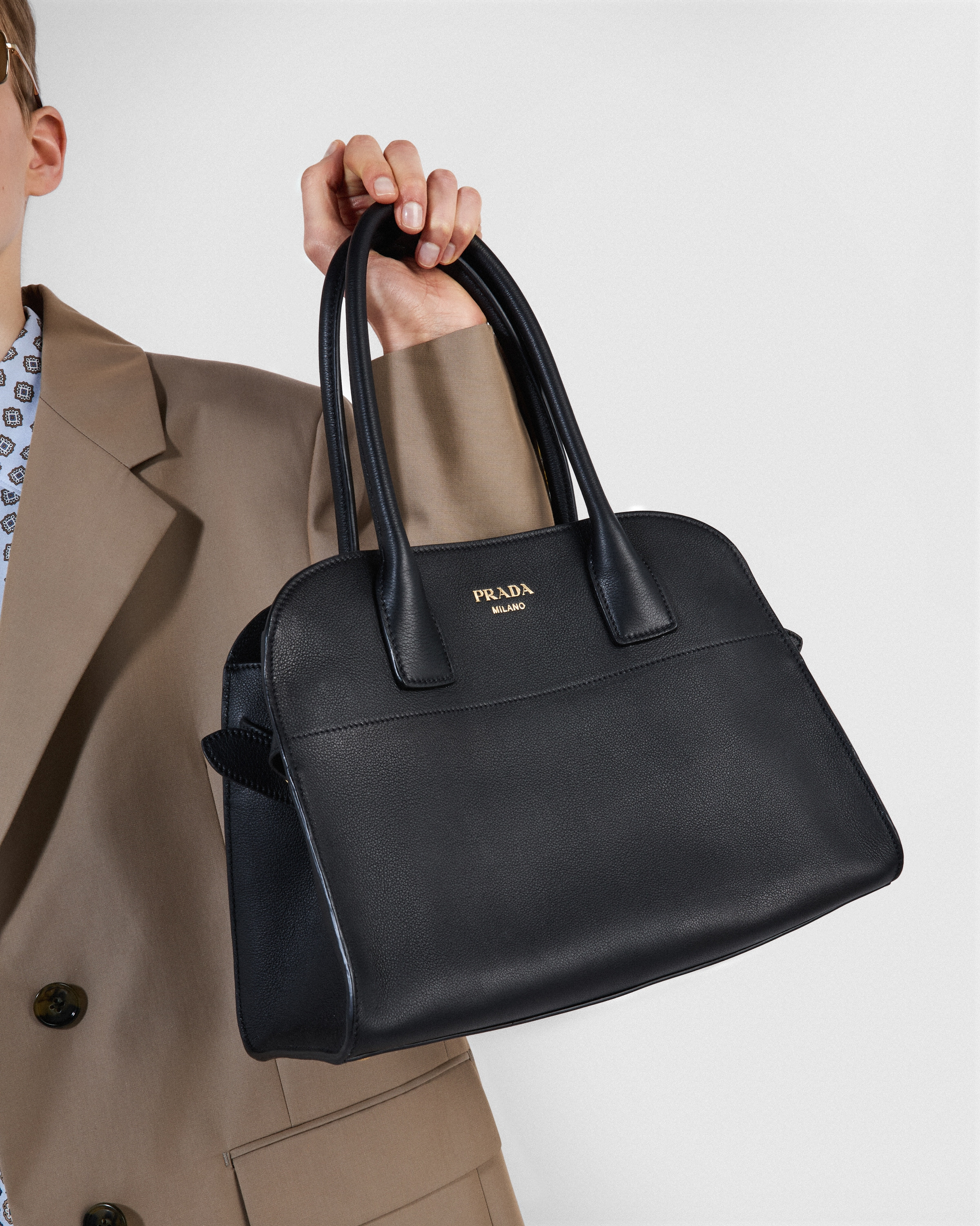 Medium leather tote bag - 7