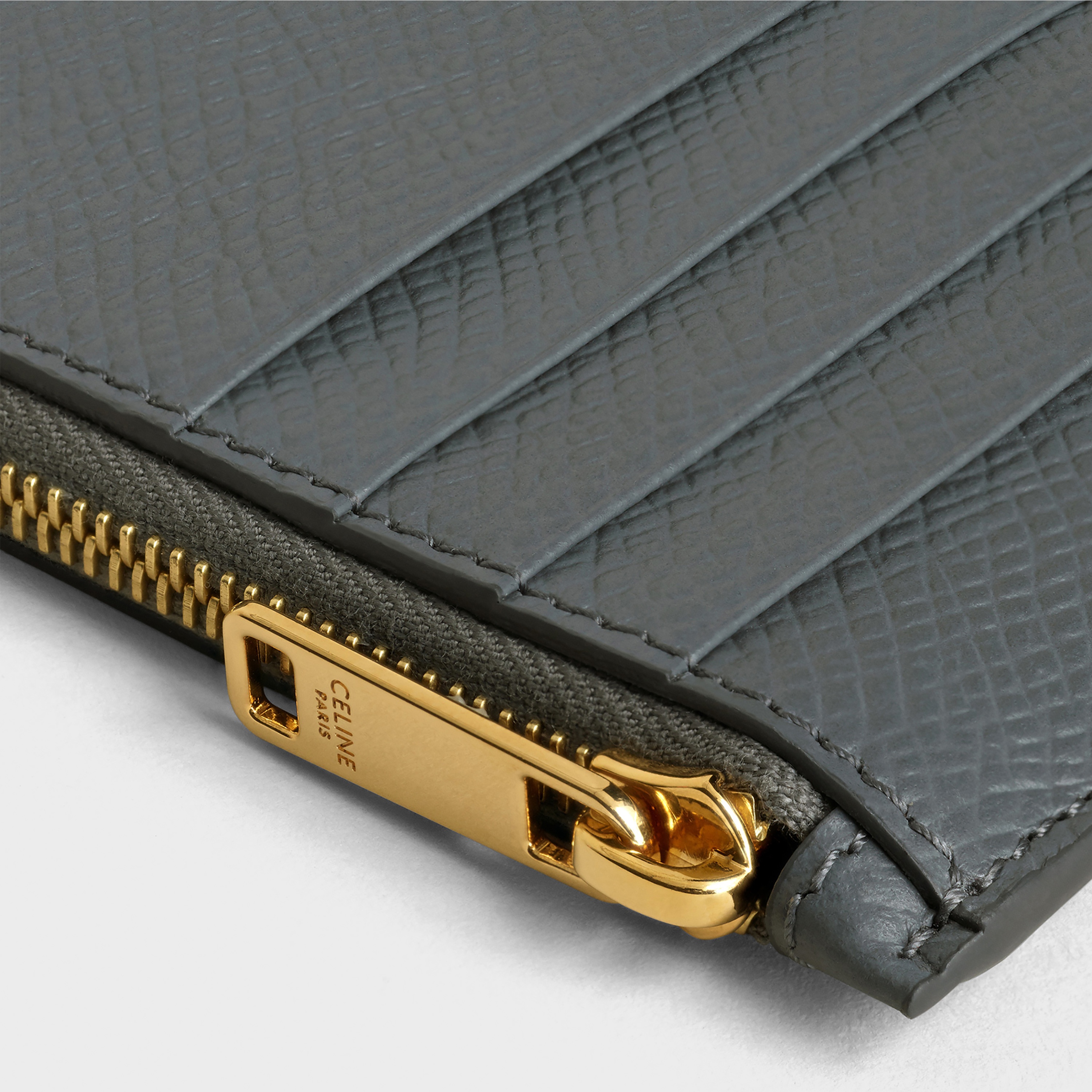 Zipped compact card holder in Grained calfskin - 4