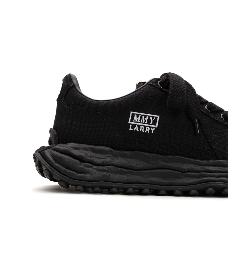"LARRY" OG Sole Canvas Low-top Sneaker 25