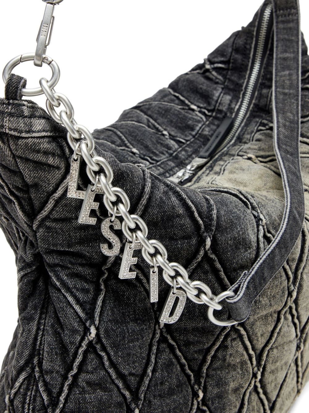 Charm-D quilted chain-embellished shoulder bag - 5