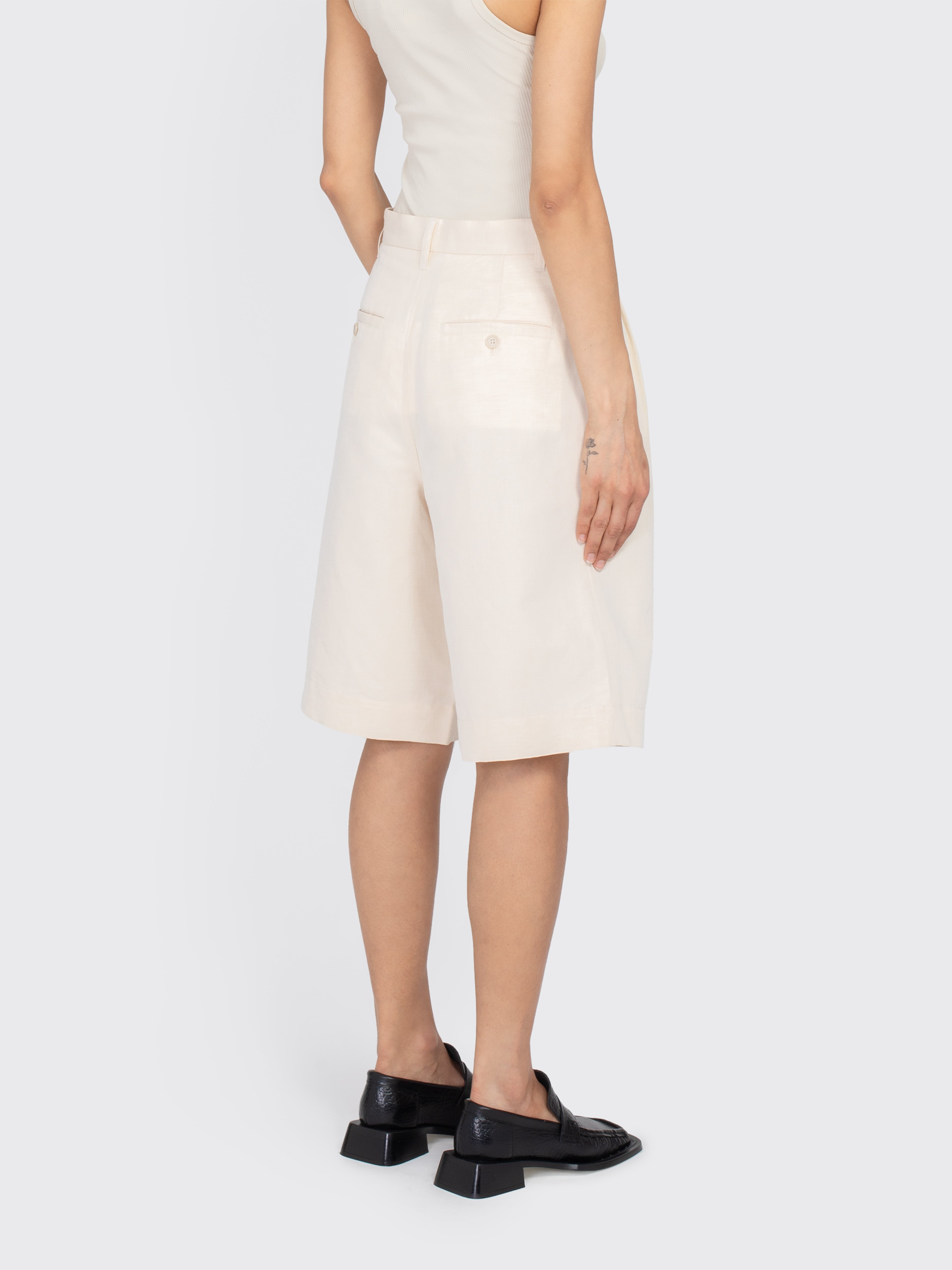 Relaxed Pleated Cotton Linen Shorts - 3