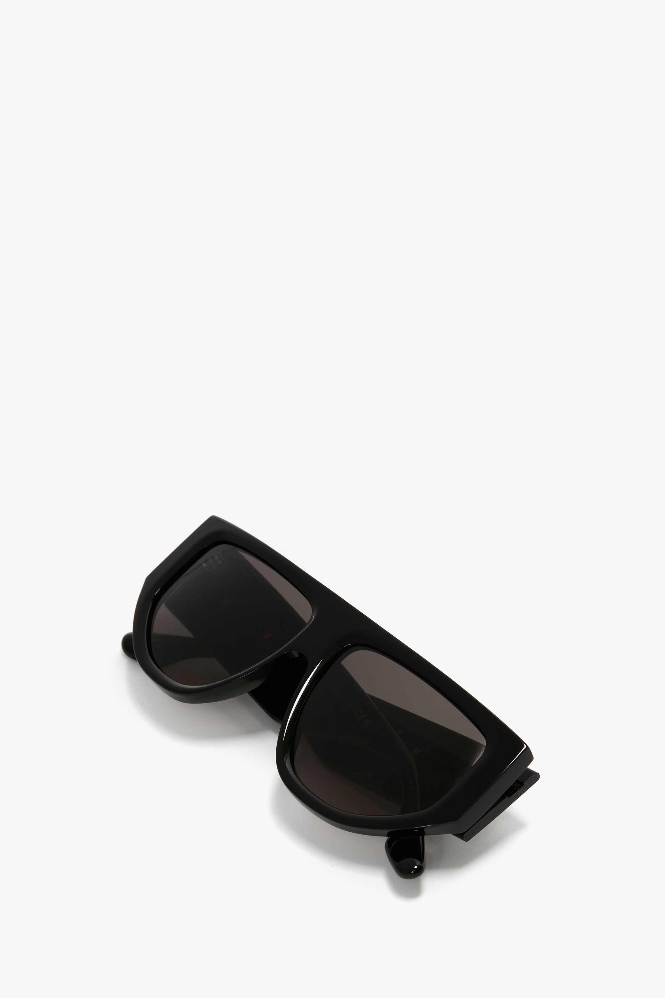 B Frame Logo Sunglasses In Black - 6