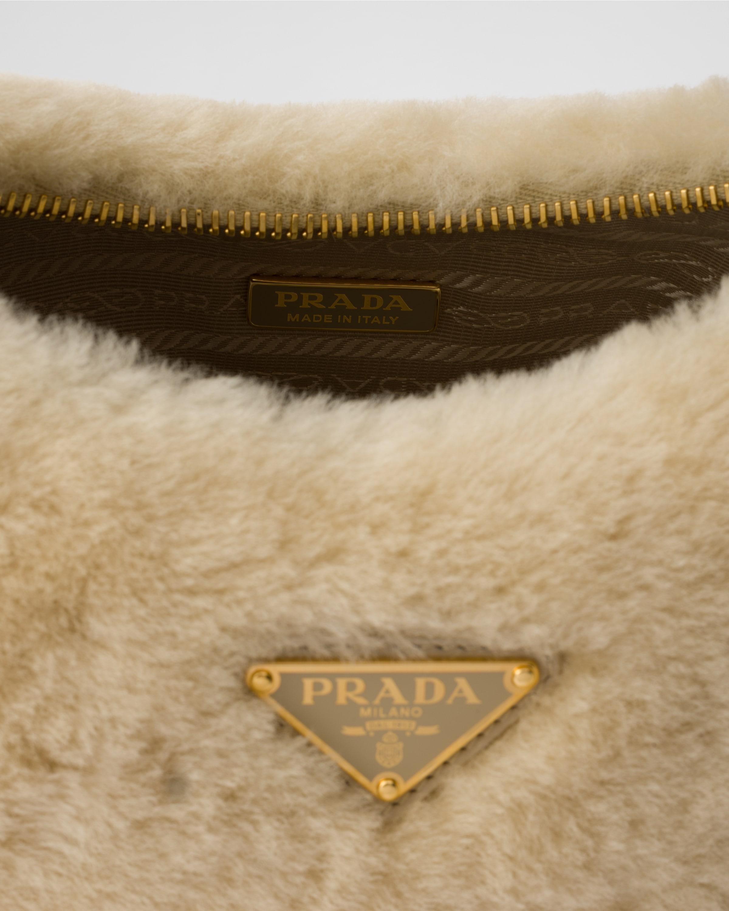 Prada Re-Edition shearling mini-bag - 4