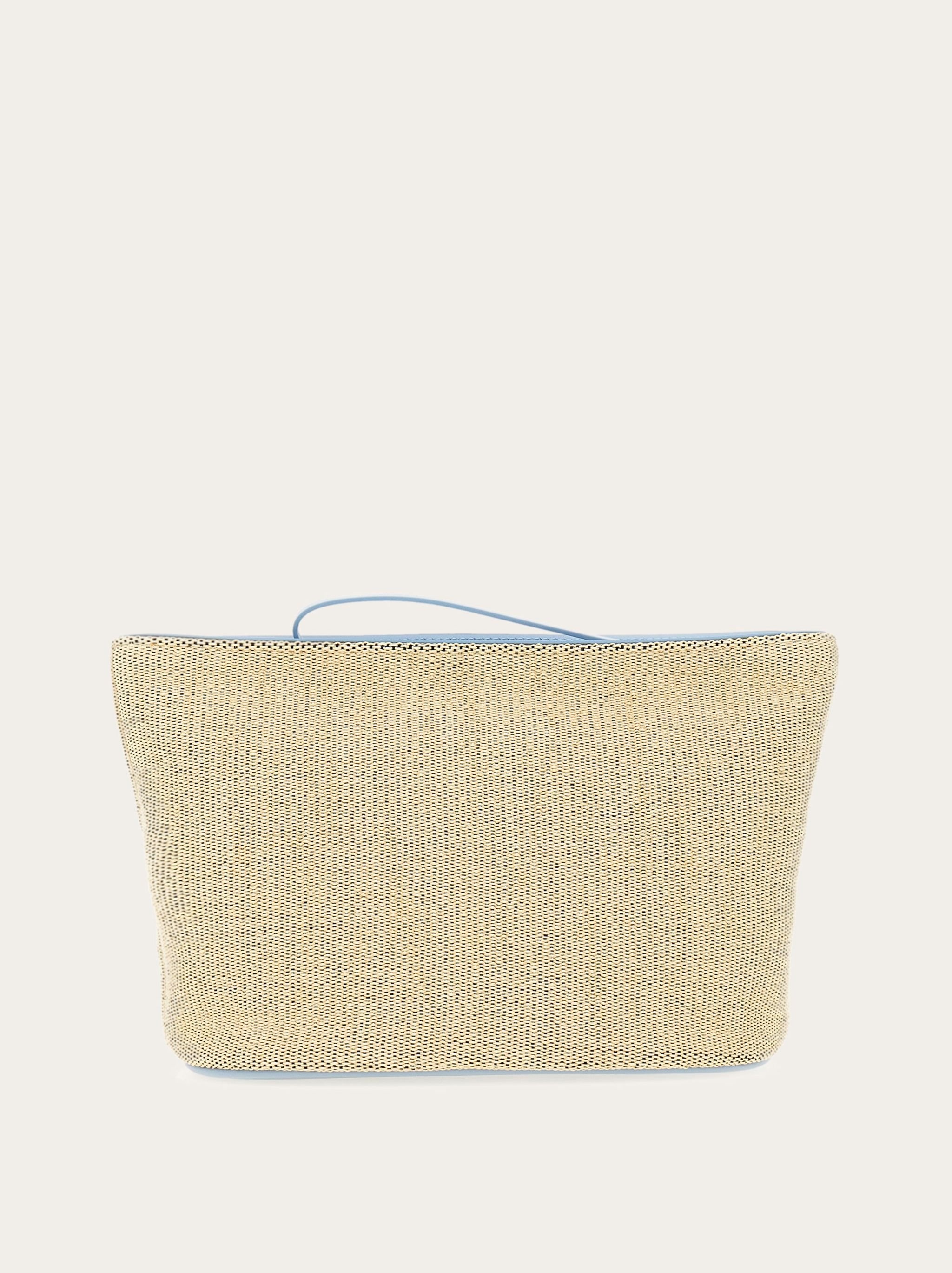 Pouch with logo - 3