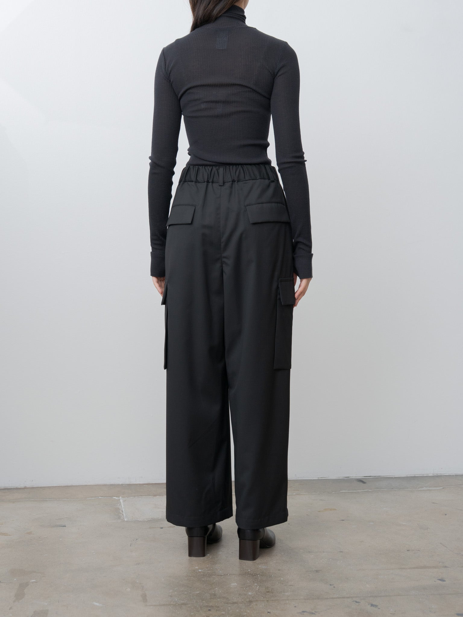 Seamlesss High Neck Top - Granite Black - 5
