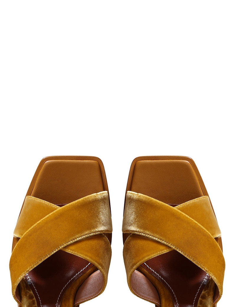 VELVET PLATFORM SANDAL 8