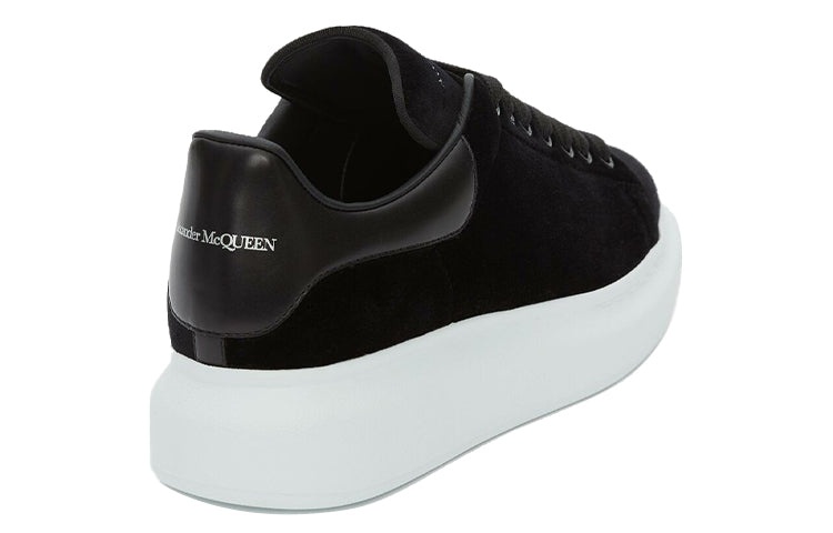 (WMNS) Alexander McQueen Oversized Sneaker 'Smooth Black' 553775W4FKT1000 - 4
