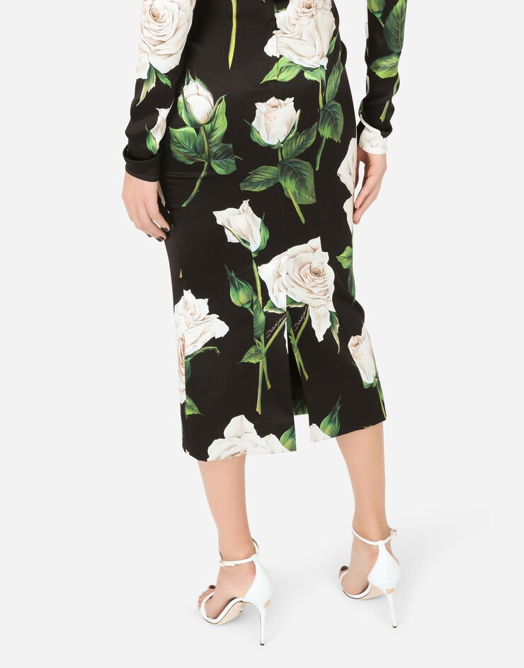 Satin calf-length dress with white rose print - 5