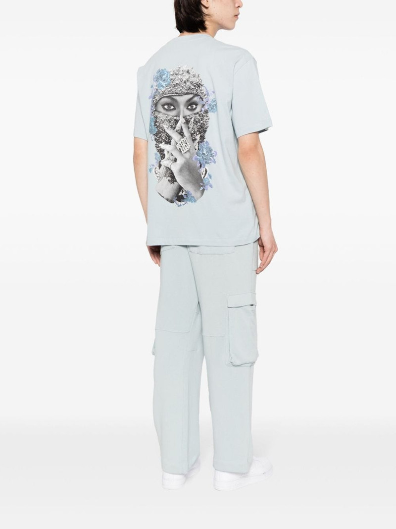 ih nom uh nit Black Pearl Roses logo-print T-shirt outlook