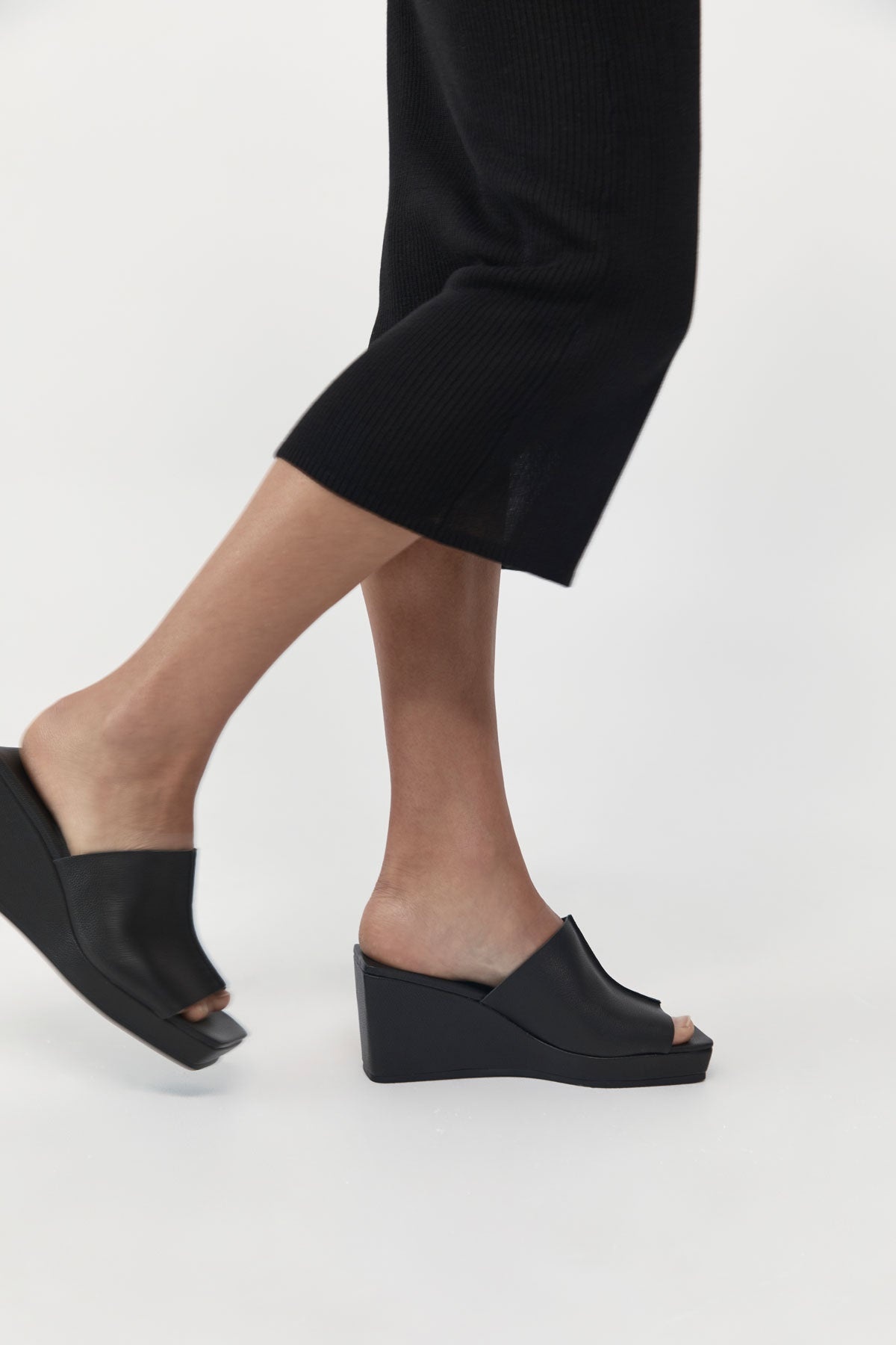 Maria Wedge - Black - 3